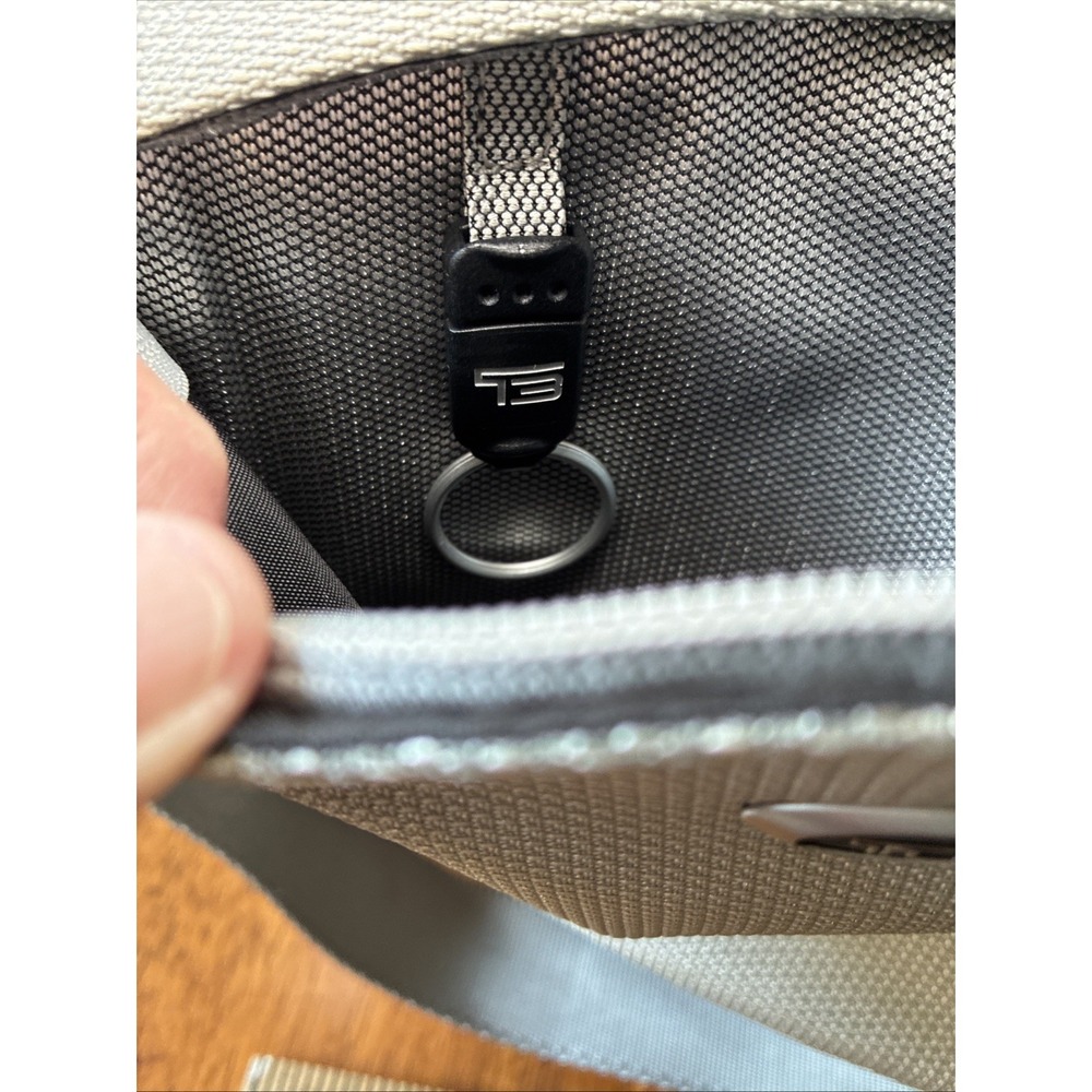 Tumi T3 Apex Men's Women's Travel Tote Shoulder Bag Strap Classic Style Silver - Picture 12 of 16